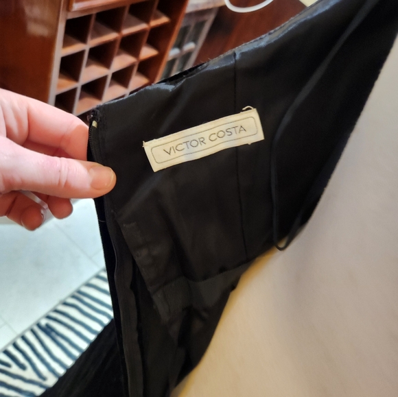 Vintage Victor Costa Black Velvet Sweetheart Neckline Train Gown - Picture 11 of 15